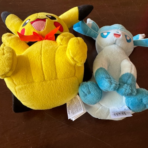 TOMY 10" Pokemon Glaceon Plush Eeveelution 2016 and Halloween Witch Pikachu - Picture 9 of 11